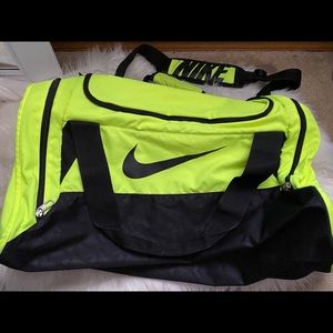 large nike duffel bag